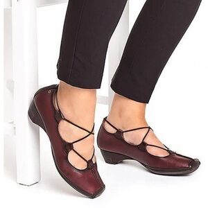 SOLD Pikolinos Gandia Ghillie Burgundy Lace Pump Size 9-9.5 EUR 40